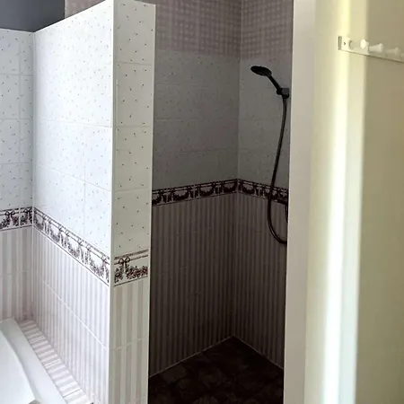 Villa Pour 6 Pers. Avec Piscine Au Cap D'agde - Fr-1-607-218 *