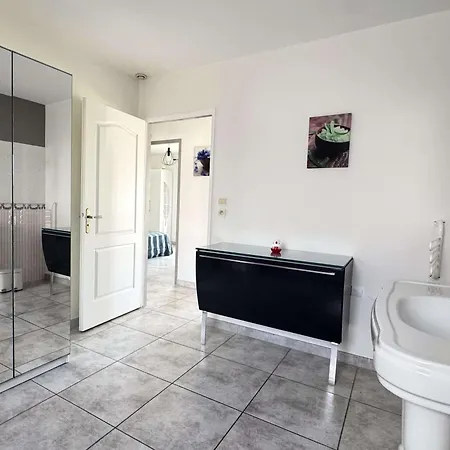 Pour 6 Pers. Avec Piscine Au Cap D'agde - Fr-1-607-218 Villa