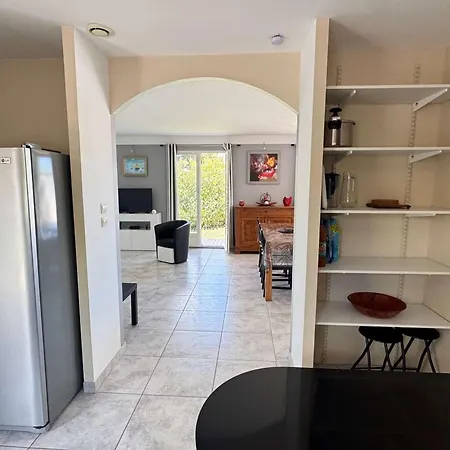 Pour 6 Pers. Avec Piscine Au Cap D'agde - Fr-1-607-218 Villa *