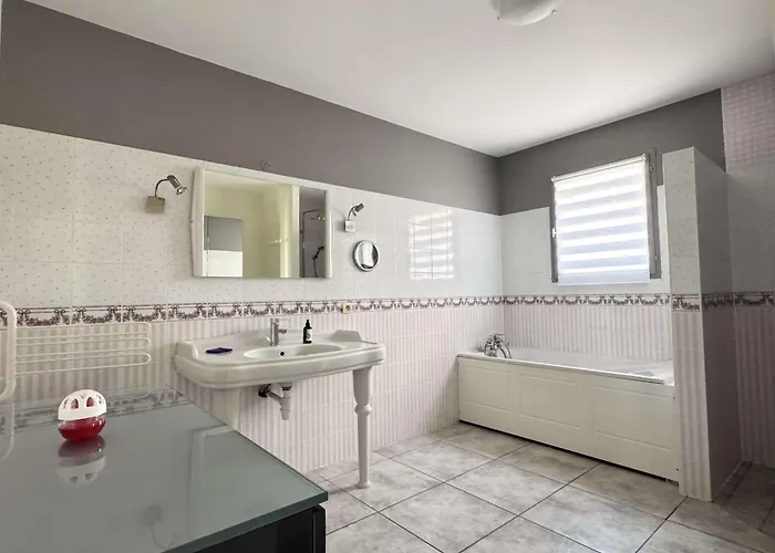 ヴィラ Spacieuse 6 Pers, Piscine Privee Et Wifi Proche - Fr-1-607-218